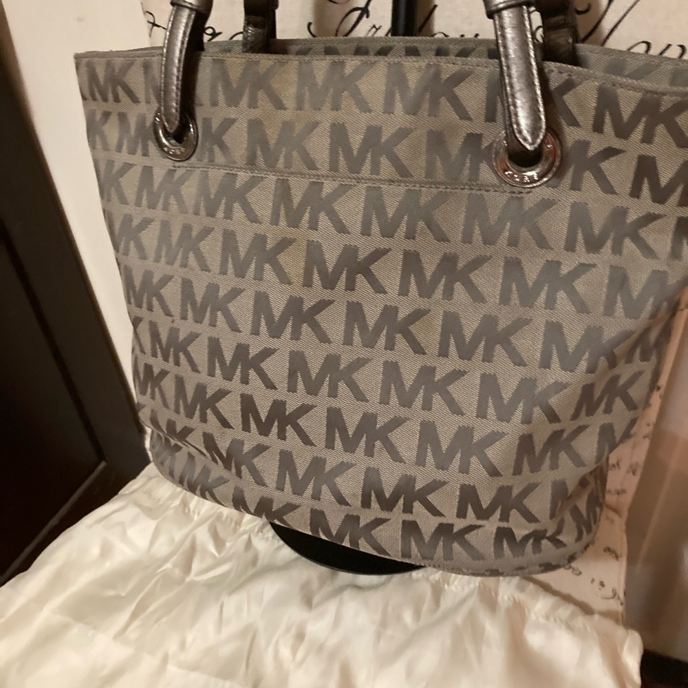 Michael Kors signature shoulder bag tote with dust bag MK LOGO SHOULDERBAG  GREY - Picture 3 of 9